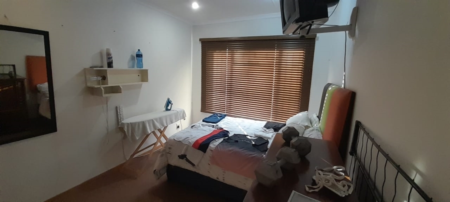 To Let 2 Bedroom Property for Rent in Flamwood North West